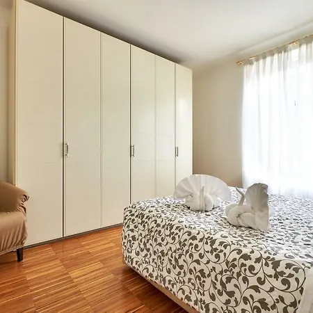 Casa Vacanza Del Barone Via San Bernardino 19 *