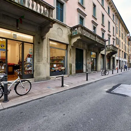 Casa Vacanza Del Barone Via San Bernardino 19 * Bergamo